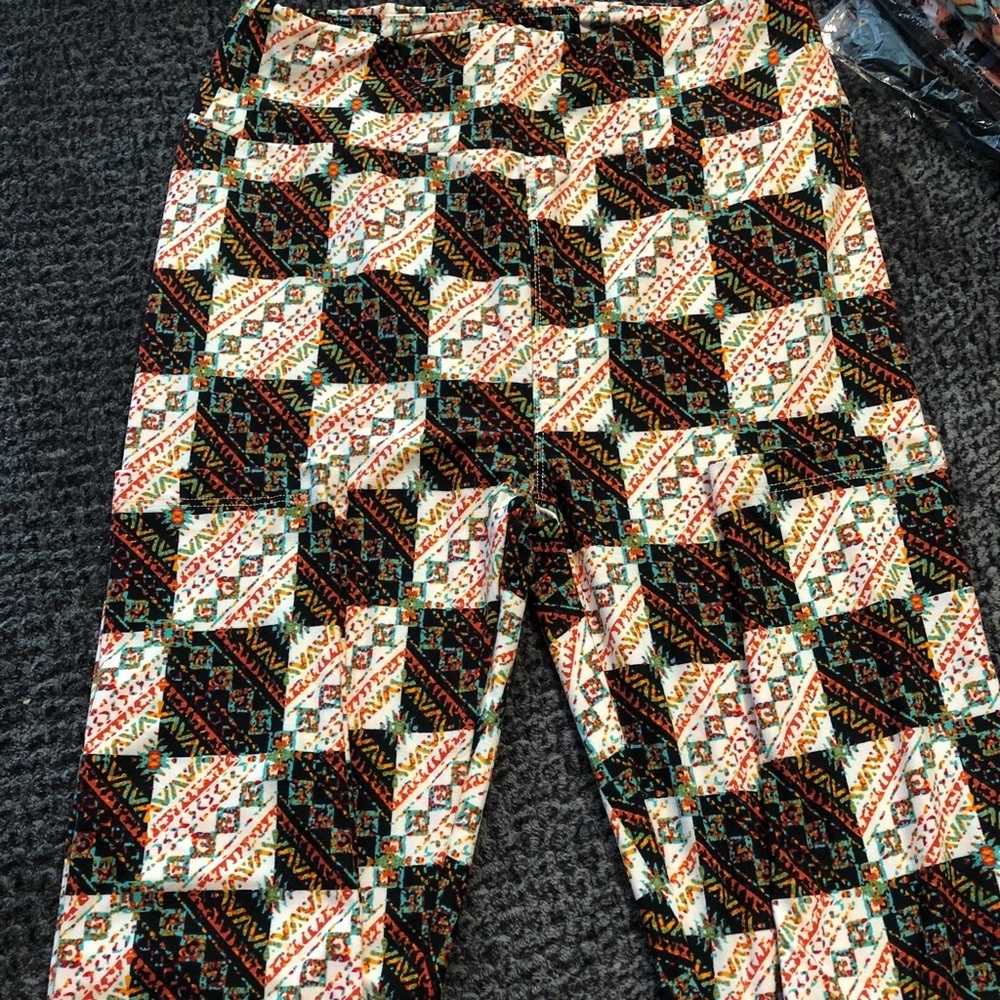 🔹 4 for $30 Lularoe OS Leggings